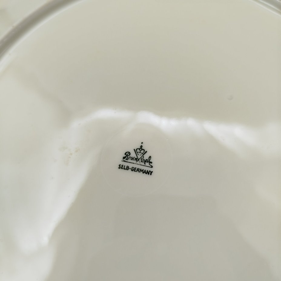 Набор из 4-х столовых тарелок, украшенных растительным орнаментом, фарфор, золочение, деколь, Rosenthal (Розенталь), Германия, 1941 г.