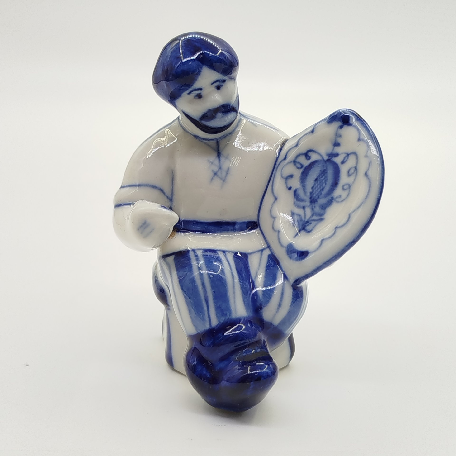 Статуэтка "Жостовский мастер", автор В.В. Неплюев