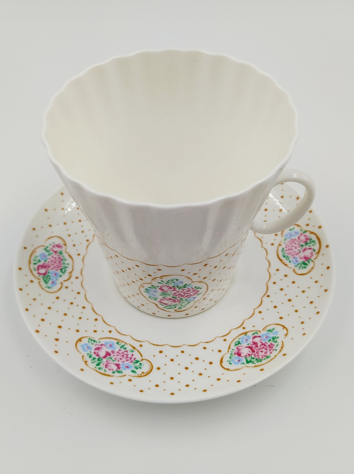Пара кофейная с цветочным декором в резервах (форма "Одуванчик"), Ленинградский фарфоровый завод (ЛФЗ)
