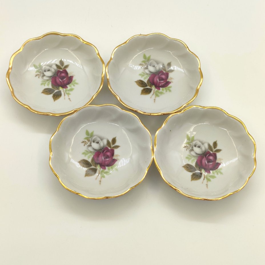 Набор из 4-х розеток с декором в виде роз, фарфор, деколь, золочение, Ленинградский опытный завод (ЛОЗ), СССР, 1984-1991 гг.
