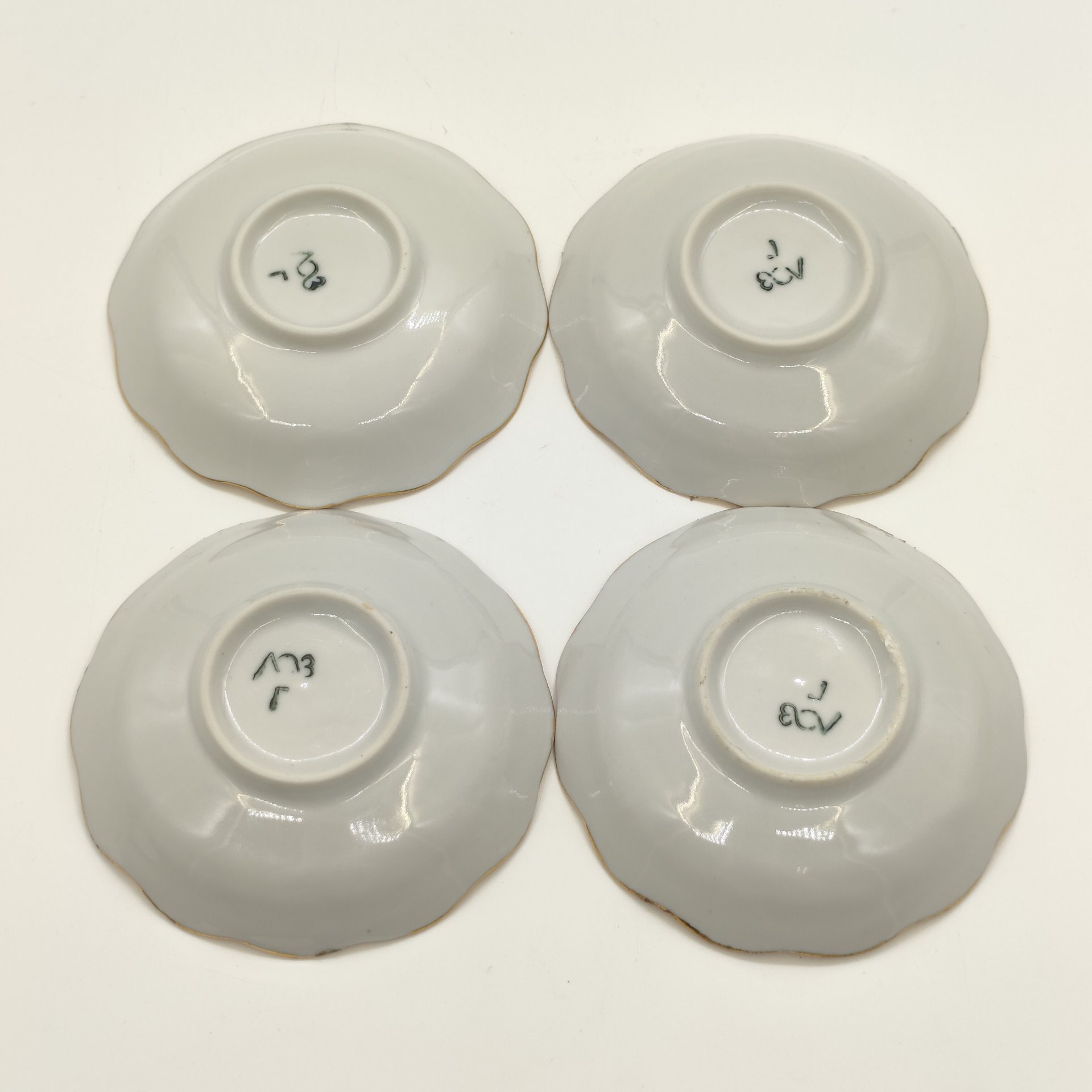 Набор из 4-х розеток с декором в виде роз, фарфор, деколь, золочение, Ленинградский опытный завод (ЛОЗ), СССР, 1984-1991 гг.