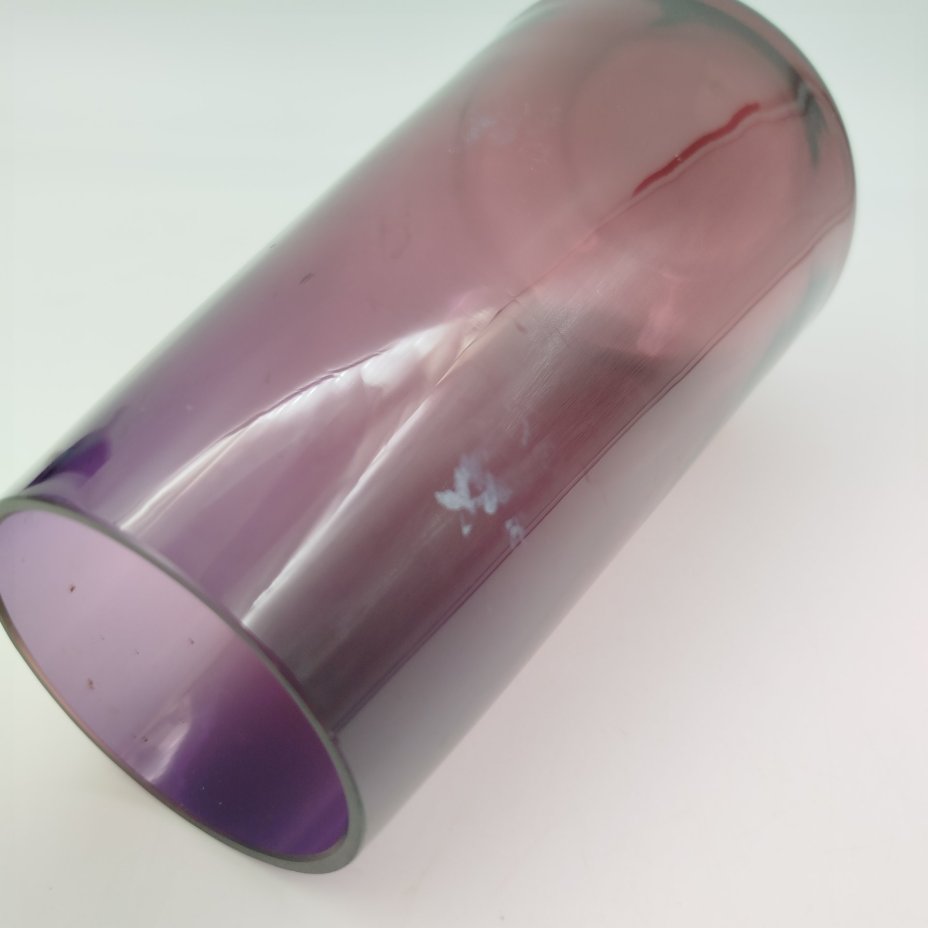 Ваза конусообразной формы марганцевого оттенка