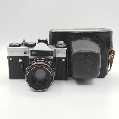 Фотоаппарат плёночный "Зенит-ЕТ" с объективом "Гелиос-44" в кофре, Красногорский механический завод (КМЗ)