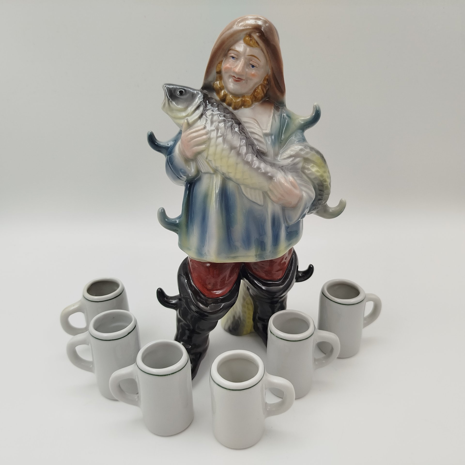 Штоф  "Рыбак с рыбой" со стопками на 6 персон, Elska, фарфор, роспись, Европа, 1980-2000 гг.