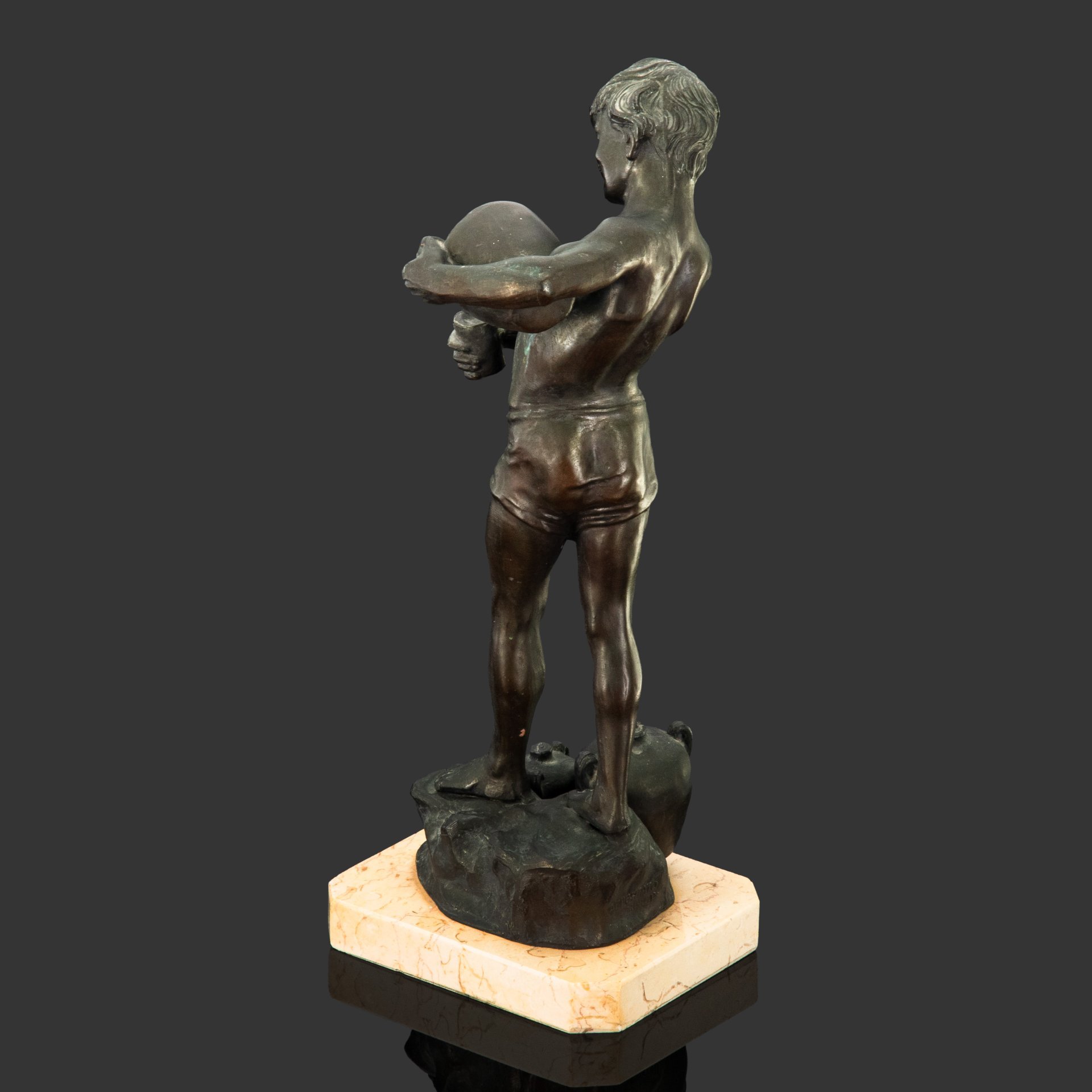 Скульптура "Мальчик с кувшином воды", металл, крашение, камень, Италия, 2000-2010 гг.