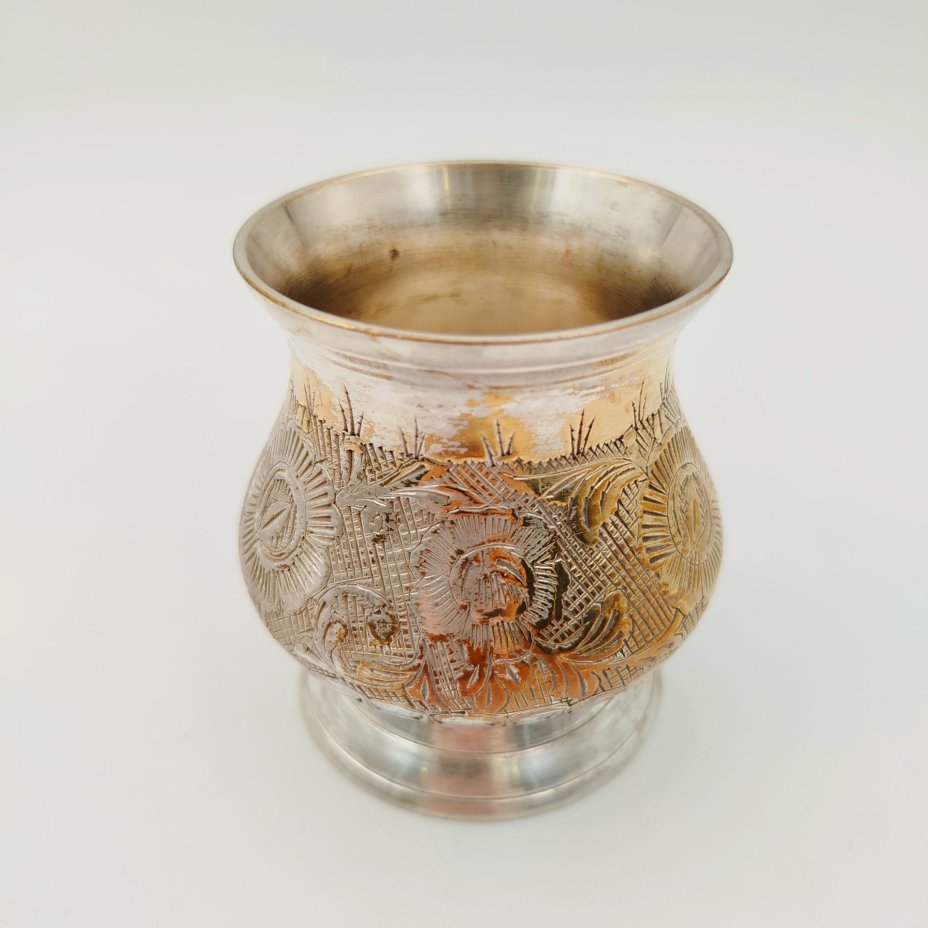 Ваза миниатюрная в восточным стиле с флоральным декором