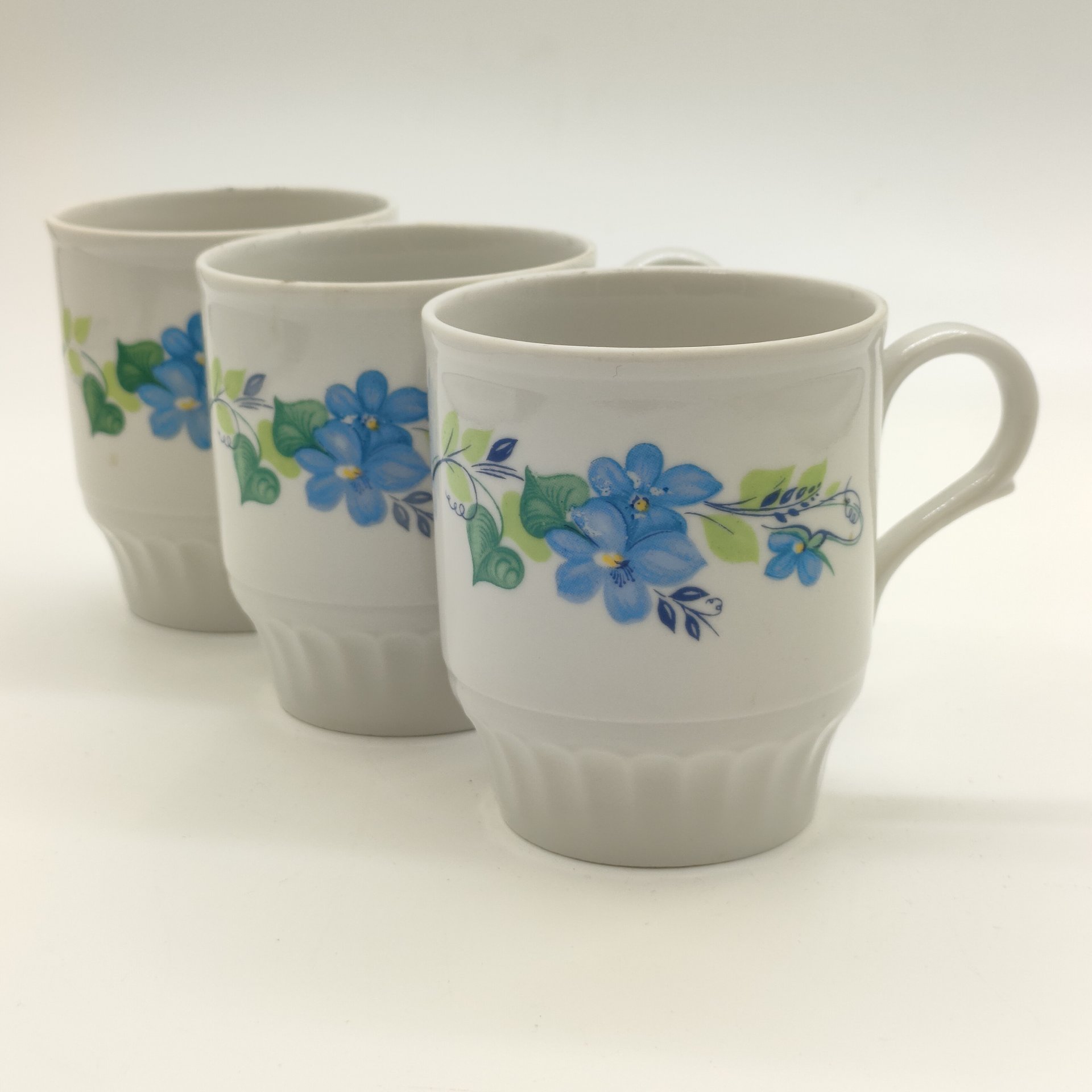 Набор из 3-х чашек с цветочным декором, фарфор, деколь, Дулевский фарфоровый завод (Дулёво), Российская Федерация, 1990 г.
