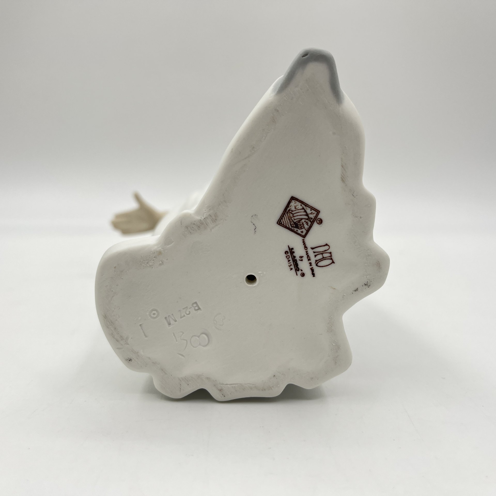 Статуэтка "Удивленная девочка", NAO Porcelain