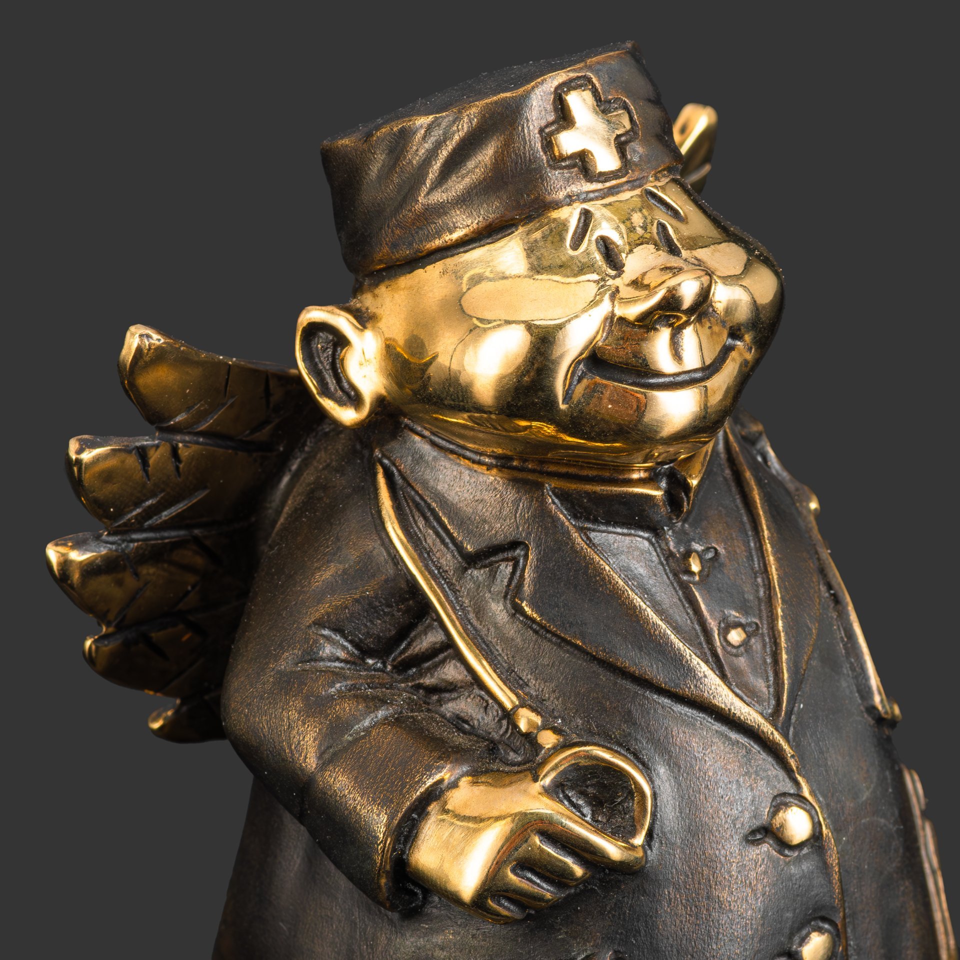 Скульптура "Доктор-Ангел"