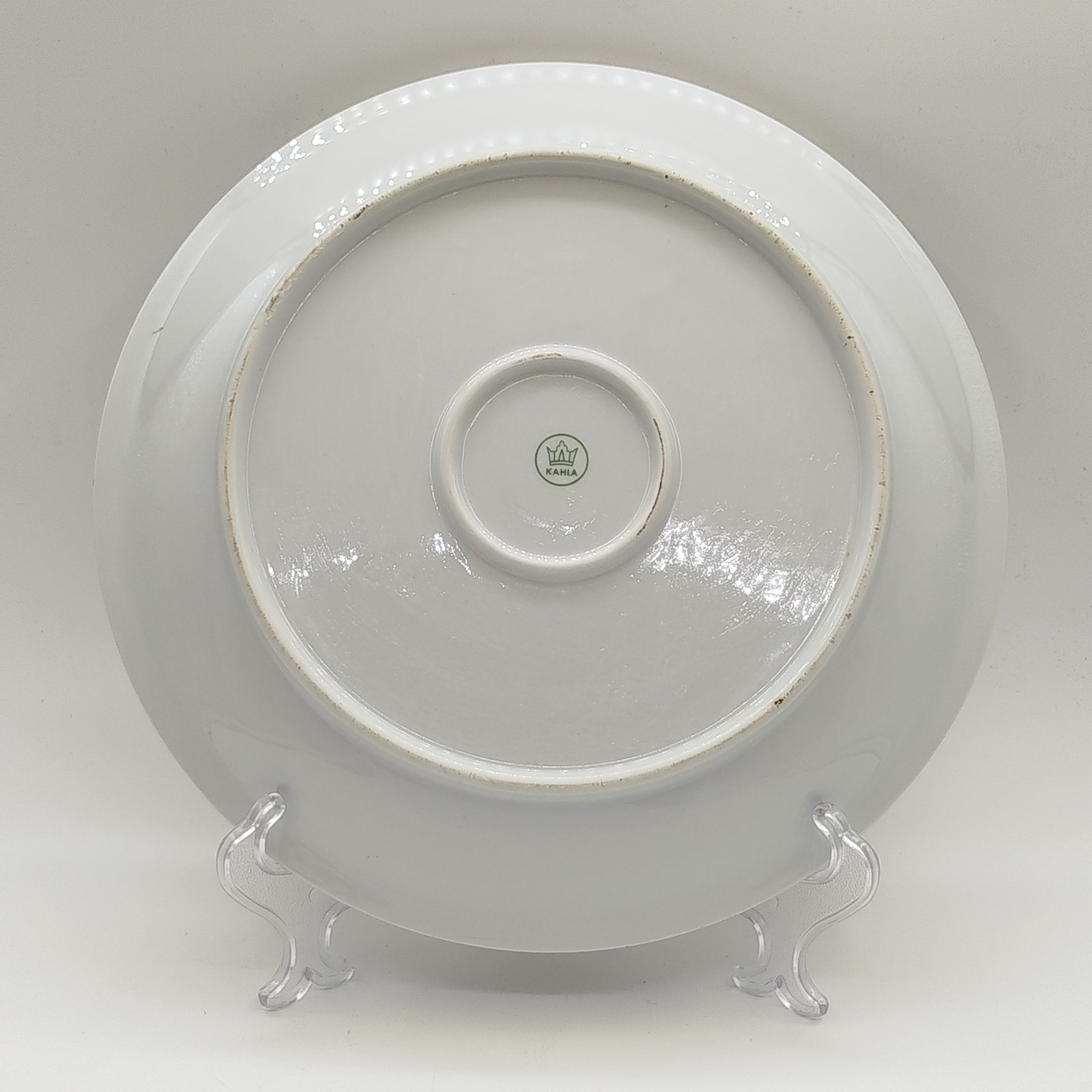 Блюдо сервировочное, украшенное изображением розы