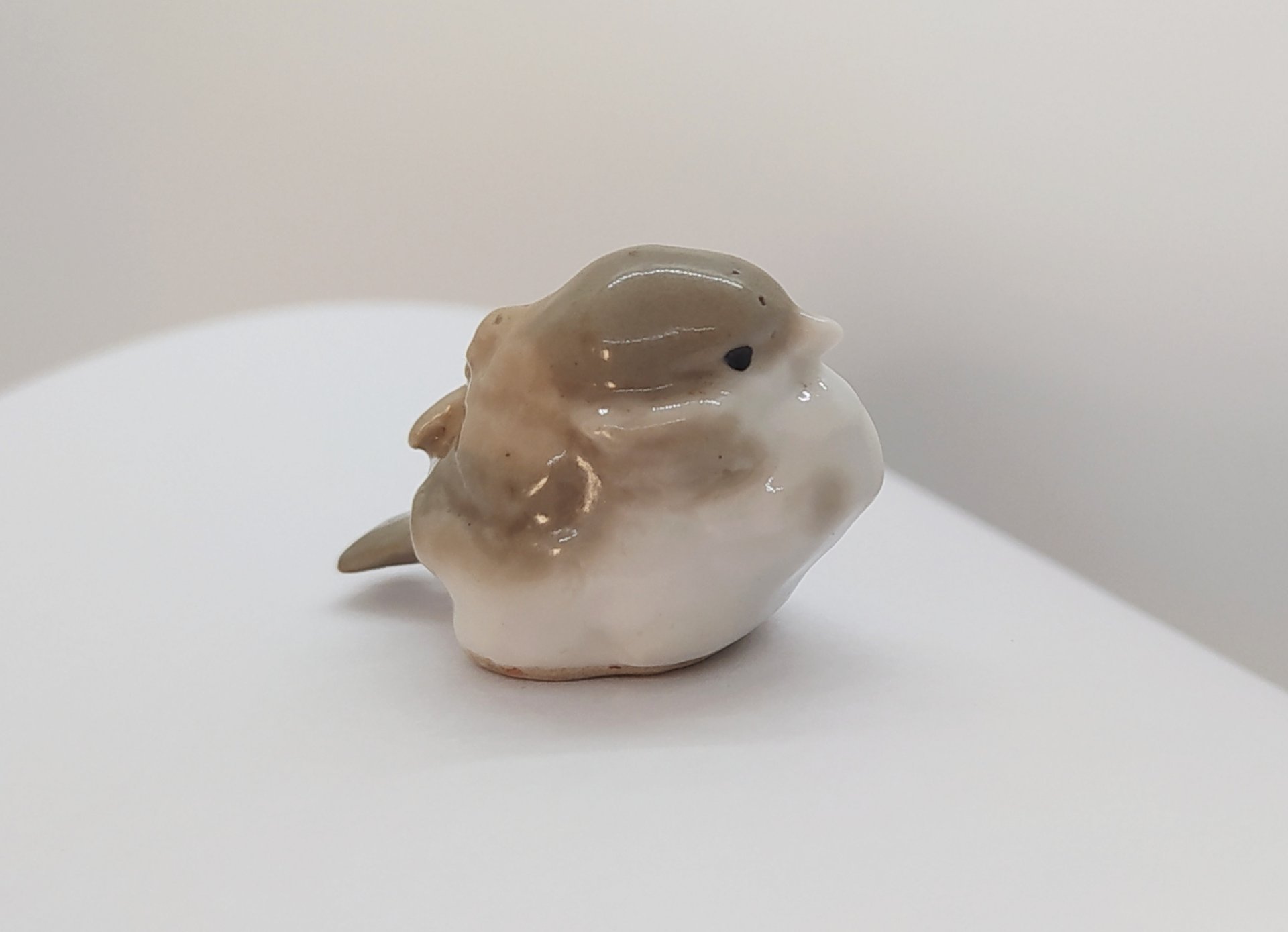 Статуэтка "Воробей" (из композиции), скульптор Л.Н. Сморгон, Ленинградский завод фарфоровых изделий (ЛЗФИ)