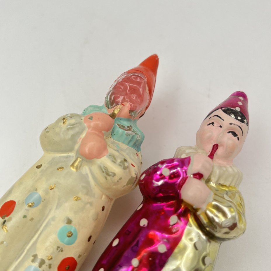Набор из 2-х ёлочных игрушек "Клоун с дудочкой", стекло, роспись, металл, Завод стеклянных ёлочных украшений и оптических изделий, г. Москва, СССР, 1950-1960 гг.