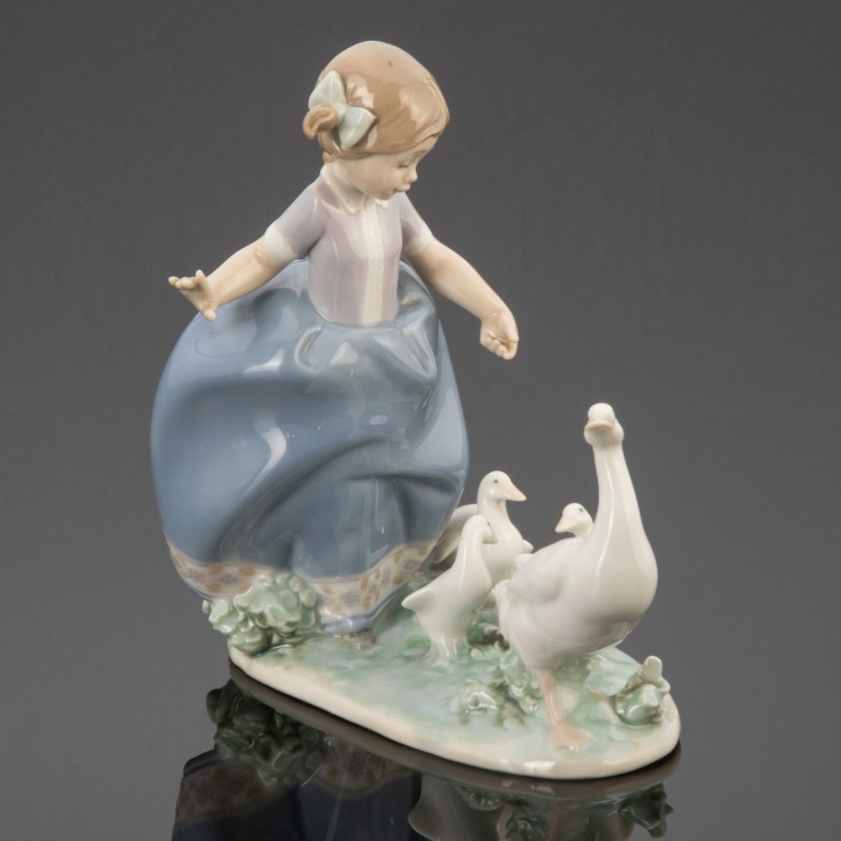 Статуэтка "Девочка пасет гусей", Lladro