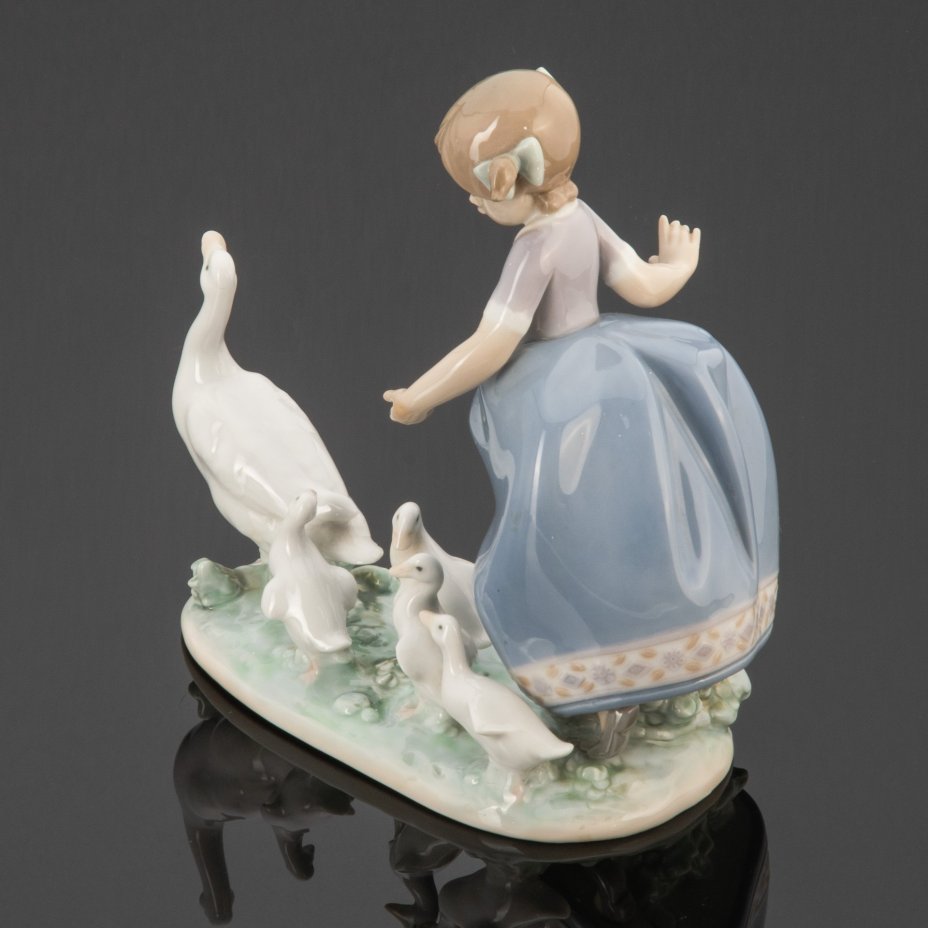 Статуэтка "Девочка пасет гусей", Lladro