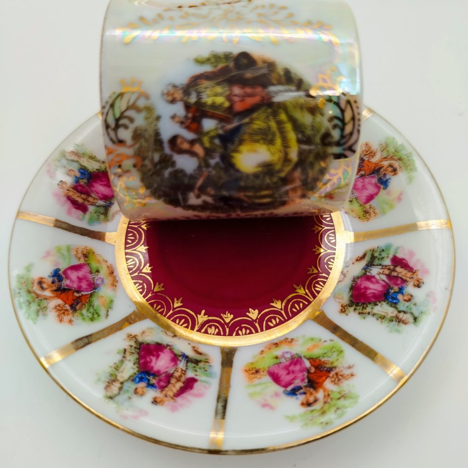 Пара кофейная, украшенная галантными сценами