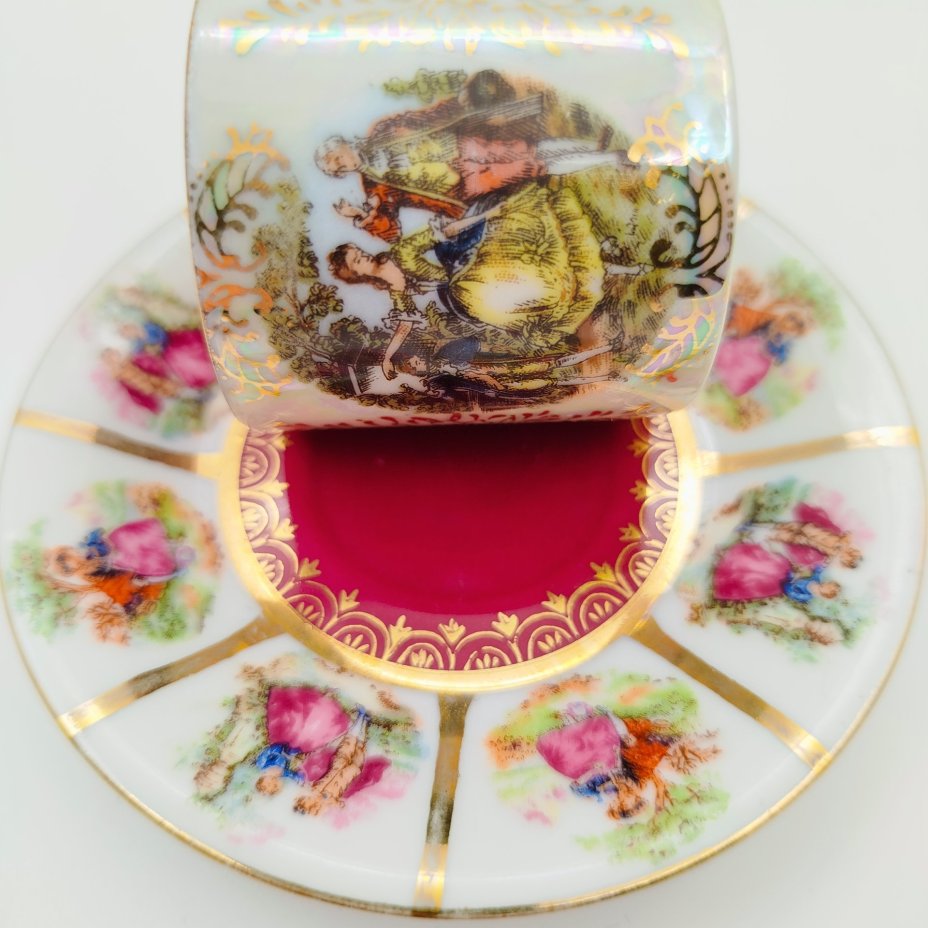 Пара кофейная, украшенная галантными сценами