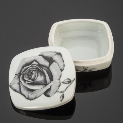 Шкатулка "La Rose Noire (Черная роза)", Singer Limoges Porcelaines