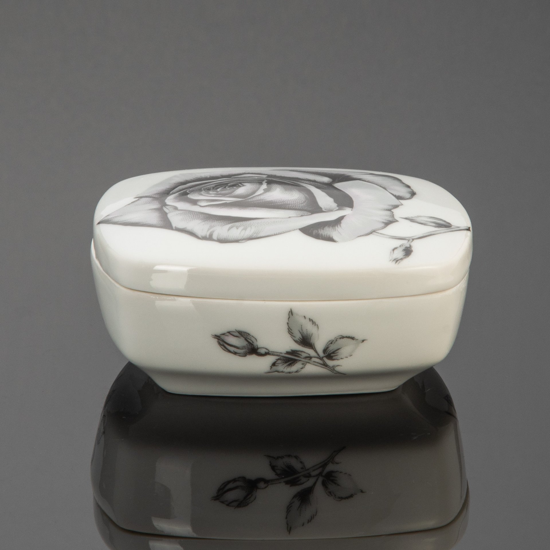 Шкатулка "La Rose Noire (Черная роза)", Singer Limoges Porcelaines