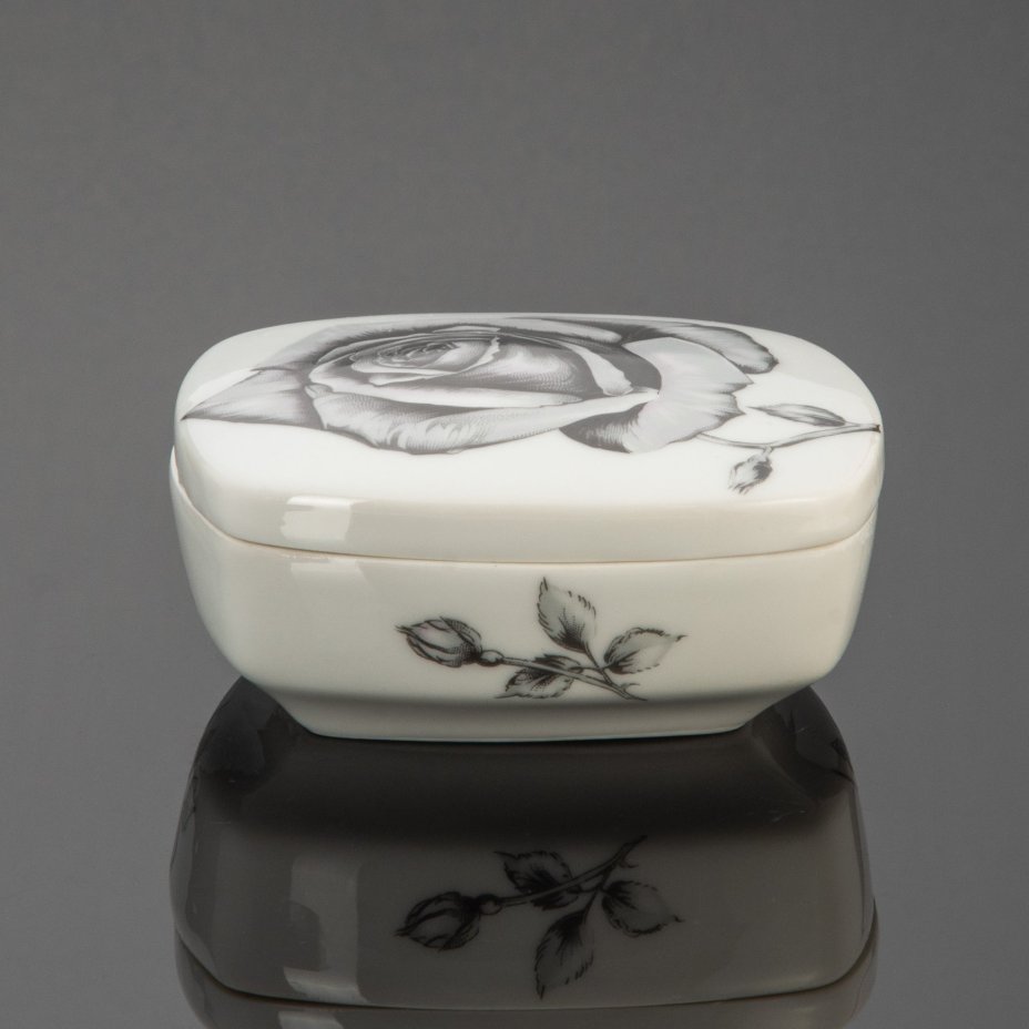 Шкатулка "La Rose Noire (Черная роза)", Singer Limoges Porcelaines