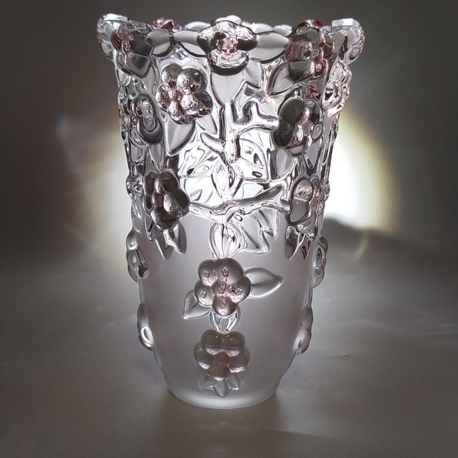 Ваза миниатюрная с рельефным цветочным декором, Walther Glas