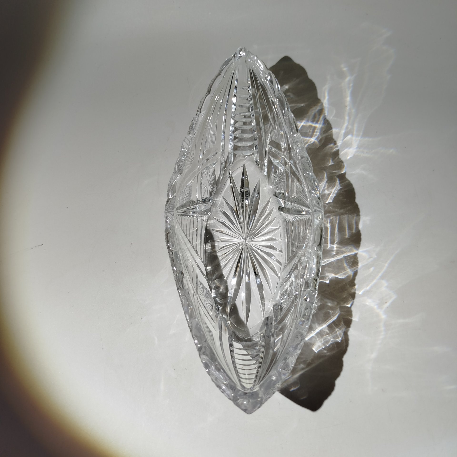 Конфетница овальной формы с геометрическим декором, хрусталь, СССР, 1970-1990 гг.