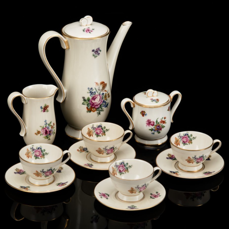 Сервиз кофейный в цвете слоновая кость, декорированный изображением мейсенского букета ("Orient") на 4 персоны (11 предметов), фарфор, деколь с прорисовкой, золочение, Graf Von Henneberg Porzellan, 1777 Jlmenau, Германия, 1949-1973 гг.