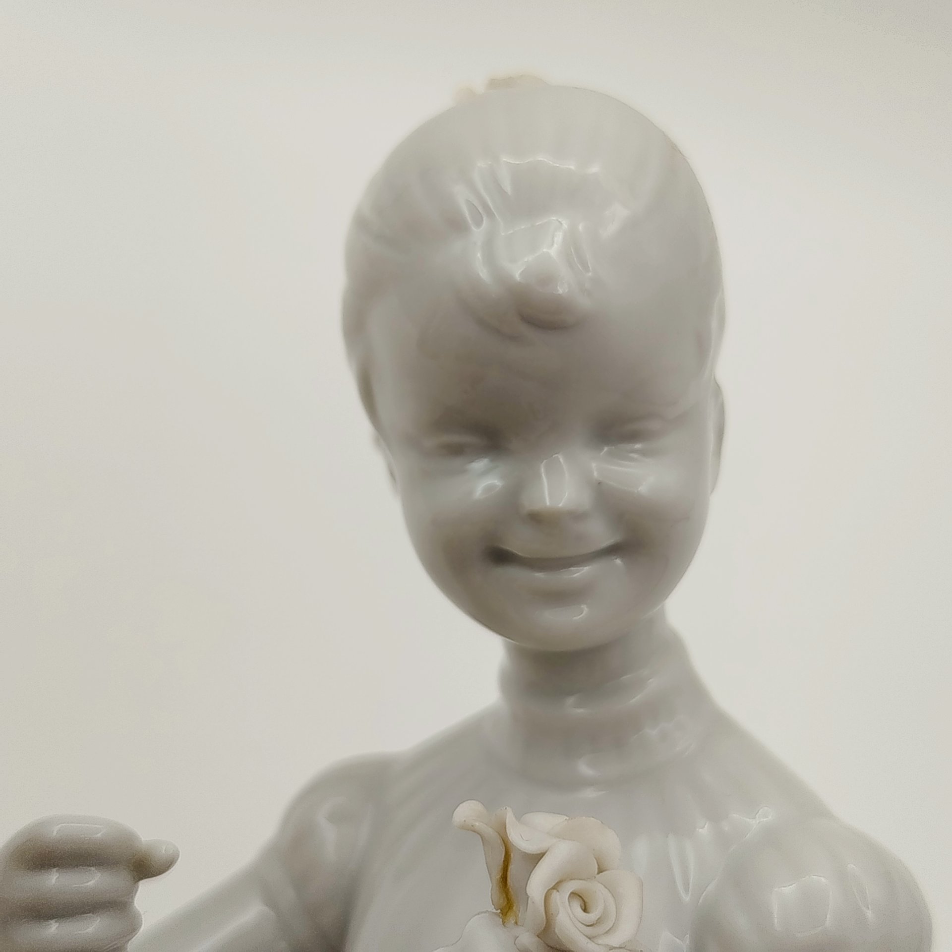 Статуэтка "Девочка с цветами", фарфор, Wallendorf, Германия, 1963-1990 гг.