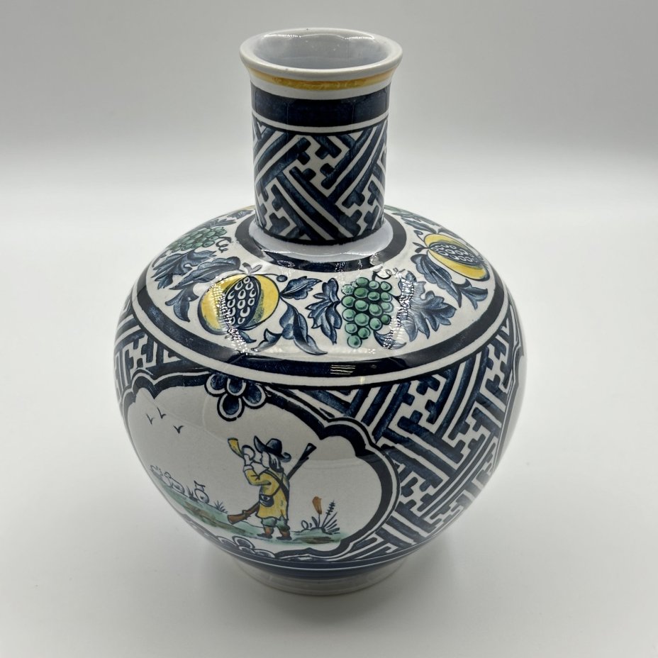 Ваза украшенная орнаментом и  наивными рисунками, Villeroy & Boch