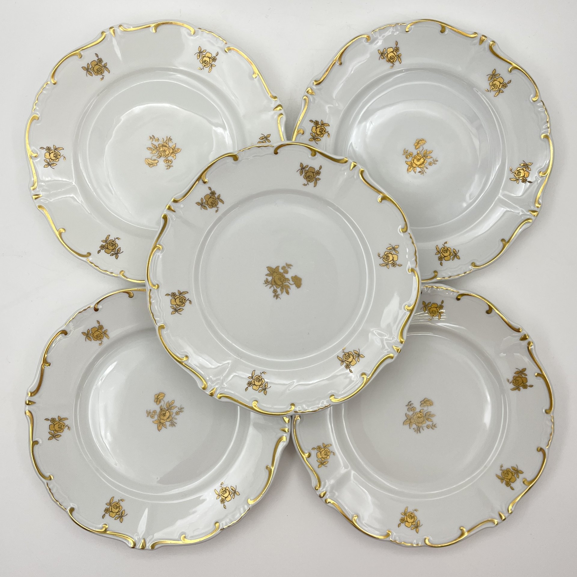 Набор из 5-ти десертных тарелок, украшенных цветочным декором, серия "Katharina", фарфор, золочение, Weimar Porzellan (Веймарский фарфор), ГДР, 1950-1980 гг.