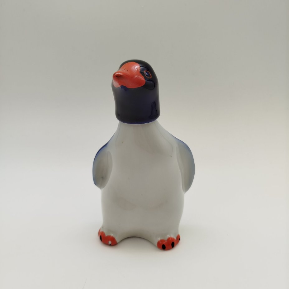 Штоф "Пингвин", скульптор Н.А. Кольцов, фарфор, крытье кобальтом, роспись, Ленинградский фарфоровый завод (ЛФЗ), СССР, 1950-1970 гг.