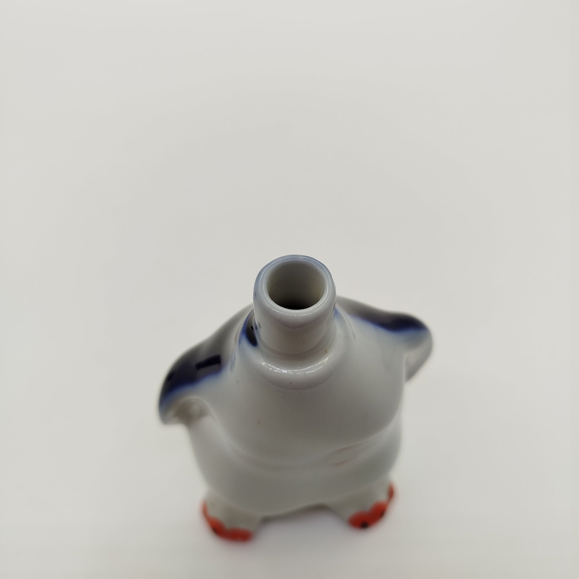 Штоф "Пингвин", скульптор Н.А. Кольцов, фарфор, крытье кобальтом, роспись, Ленинградский фарфоровый завод (ЛФЗ), СССР, 1950-1970 гг.