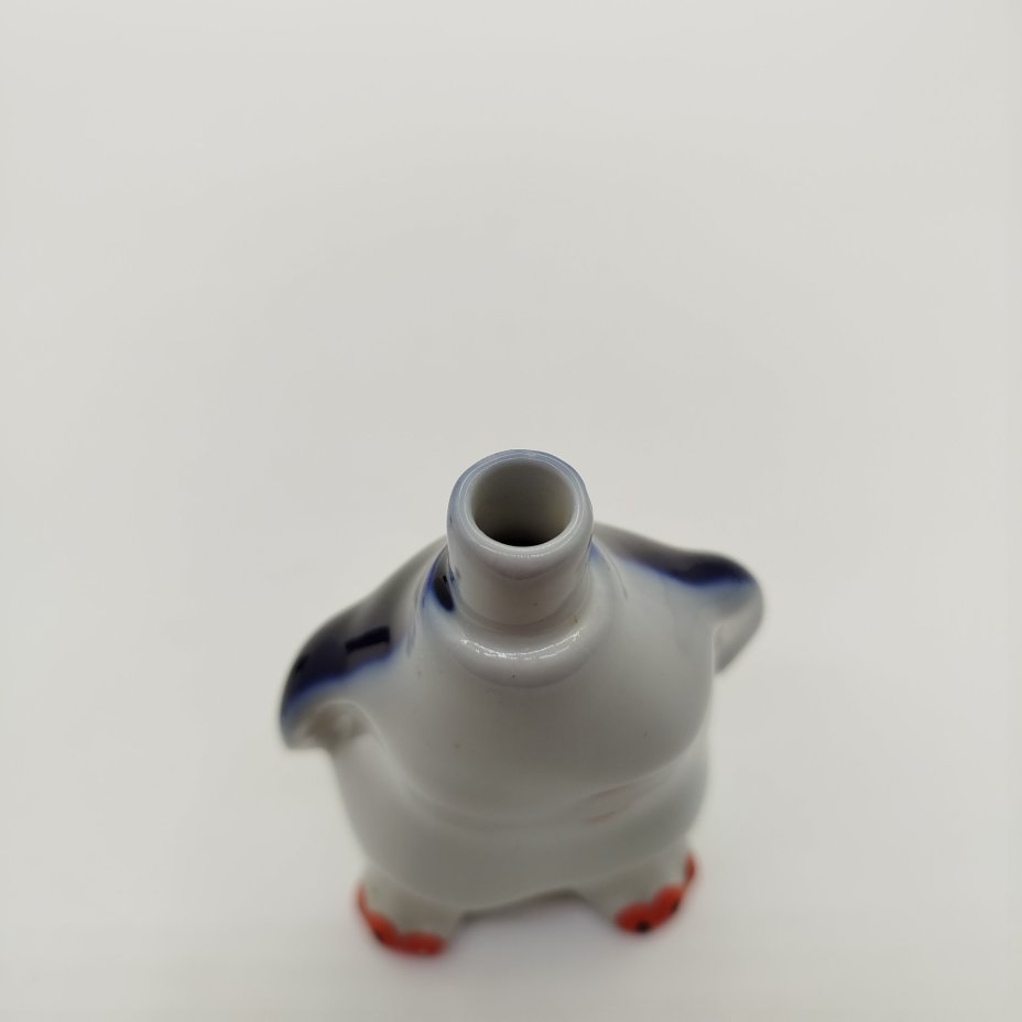 Штоф "Пингвин", скульптор Н.А. Кольцов, фарфор, крытье кобальтом, роспись, Ленинградский фарфоровый завод (ЛФЗ), СССР, 1950-1970 гг.