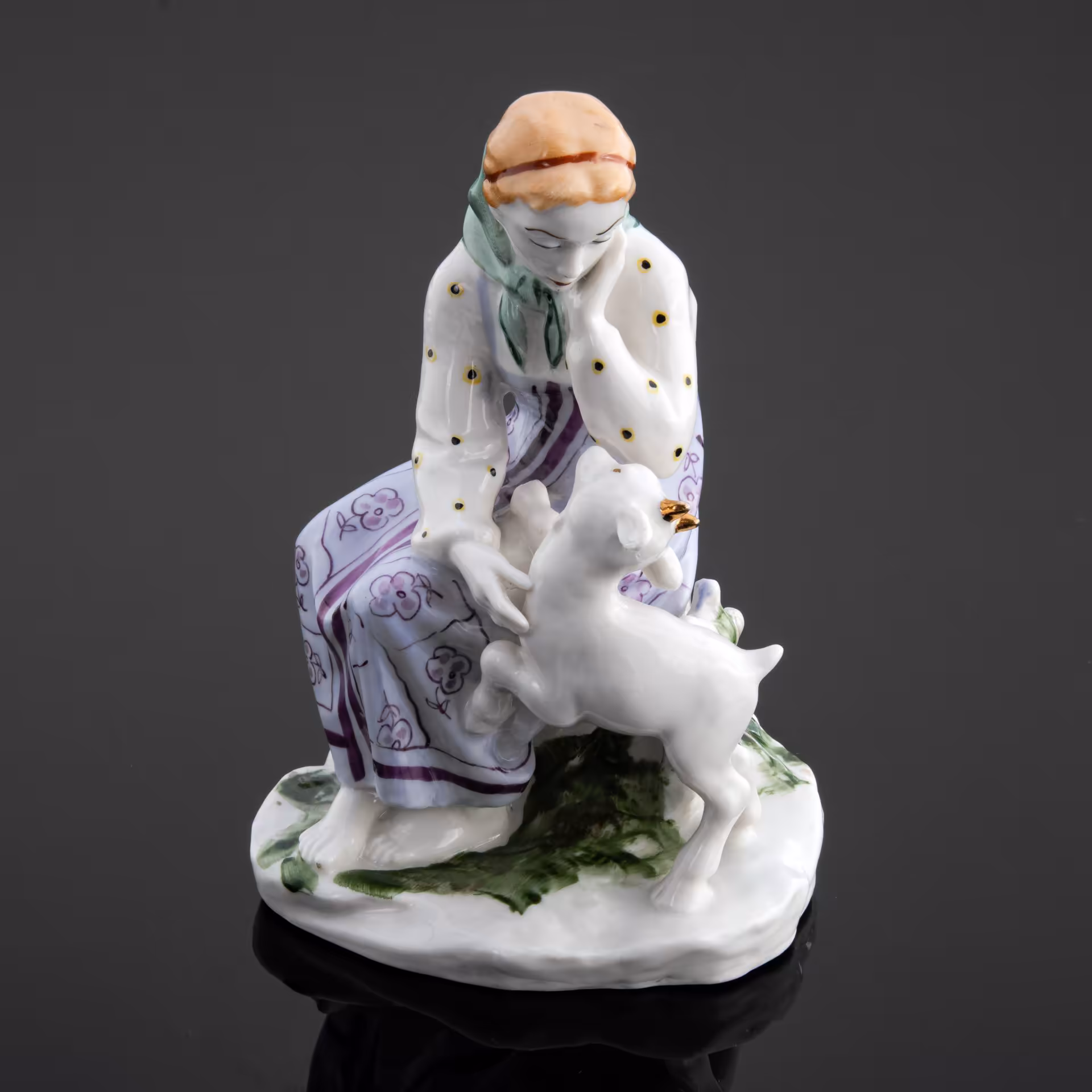 Статуэтка "Сестрица Алёнушка и братец Иванушка" (редкий вариант росписи), скульптор А.А. Киселёв, Ленинградский завод фарфоровых изделий (ЛЗФИ)