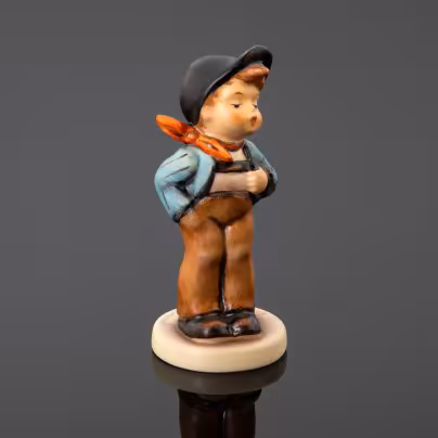 Статуэтка "Мальчик в кепке", Goebel Hummel