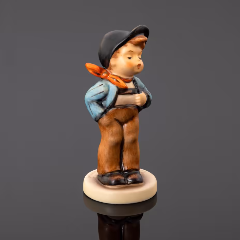 Статуэтка "Мальчик в кепке", Goebel Hummel