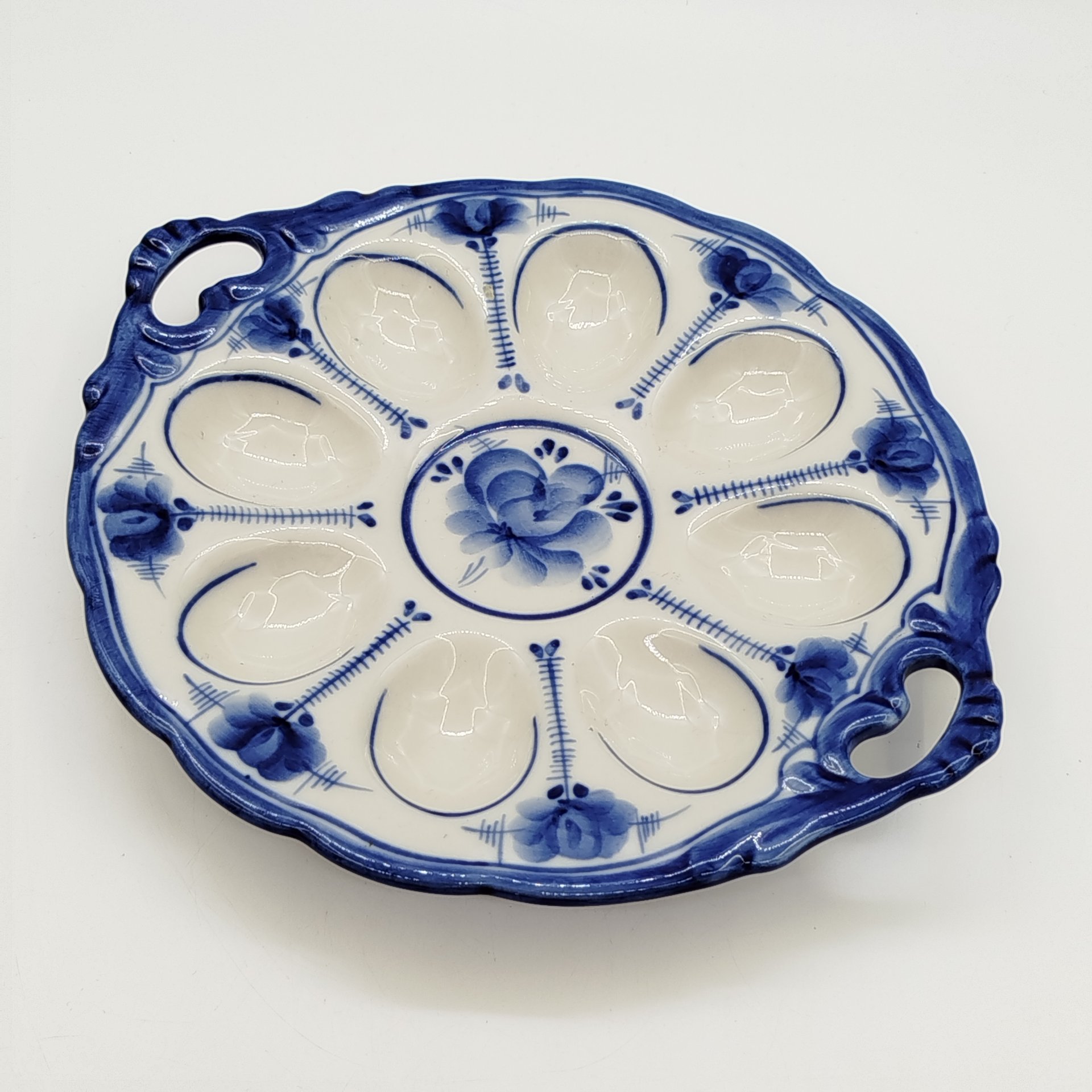 Подставка пасхальная для яиц и кулича (пасхальница)