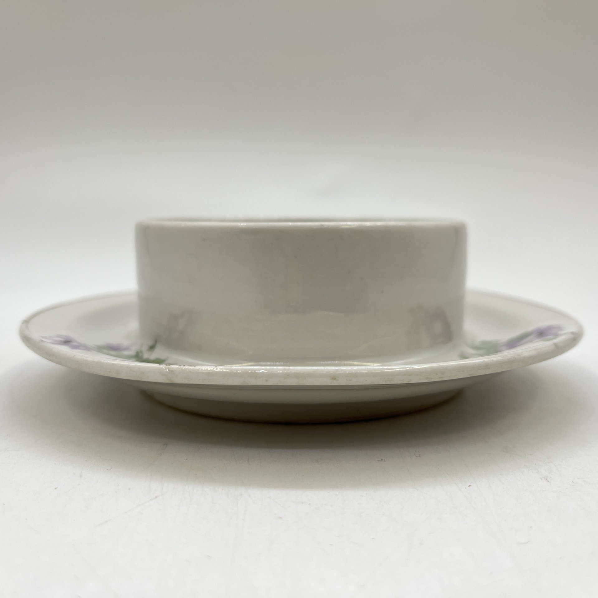 Соусник (масленка) с флоральным декором, фарфор, деколь, золочение, Дулевский фарфоровый завод (Дулёво), СССР, 1930-1952 гг.