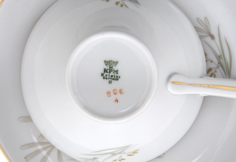 Чайная пара с цветочным декором, фарфор, роспись, золочение, KRISTER PORCELAIN FACTORY, Германия, 1952-1960 гг., Krister Porzellan-Manufaktur (KPM)