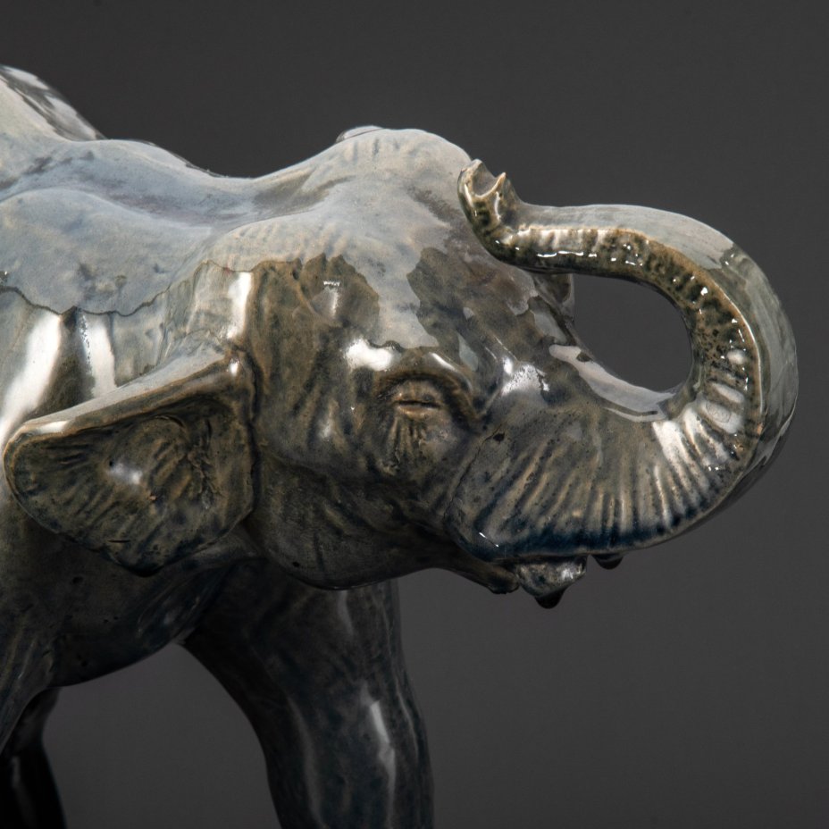 Статуэтка "Слон с поднятым хоботом вверх", Скульптурно-Художественная фабрика № 1 (CXФ № 1), Потылиха