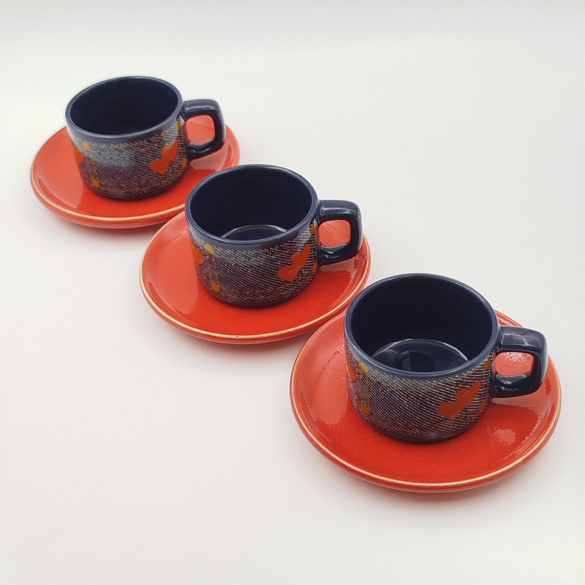 Набор из 3-х кофейных пар с декором в виде сердец, керамика, деколь, KIL, Югославия, 1980-1990 гг.