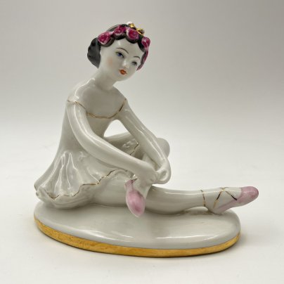 Статуэтка "Маленькая балерина" ("Машенька"), автор С.Б. Велихова, фарфор, роспись, золочение, Ленинградский фарфоровый завод (ЛФЗ), СССР, 1970-1986 гг.