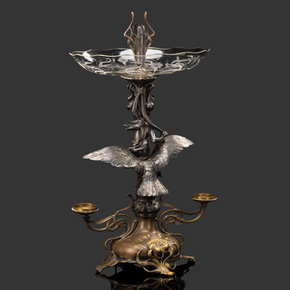 Ваза для фруктов, украшенная фигурой девушки на орле, Фабрика "Р. Плевкевич и Ко"