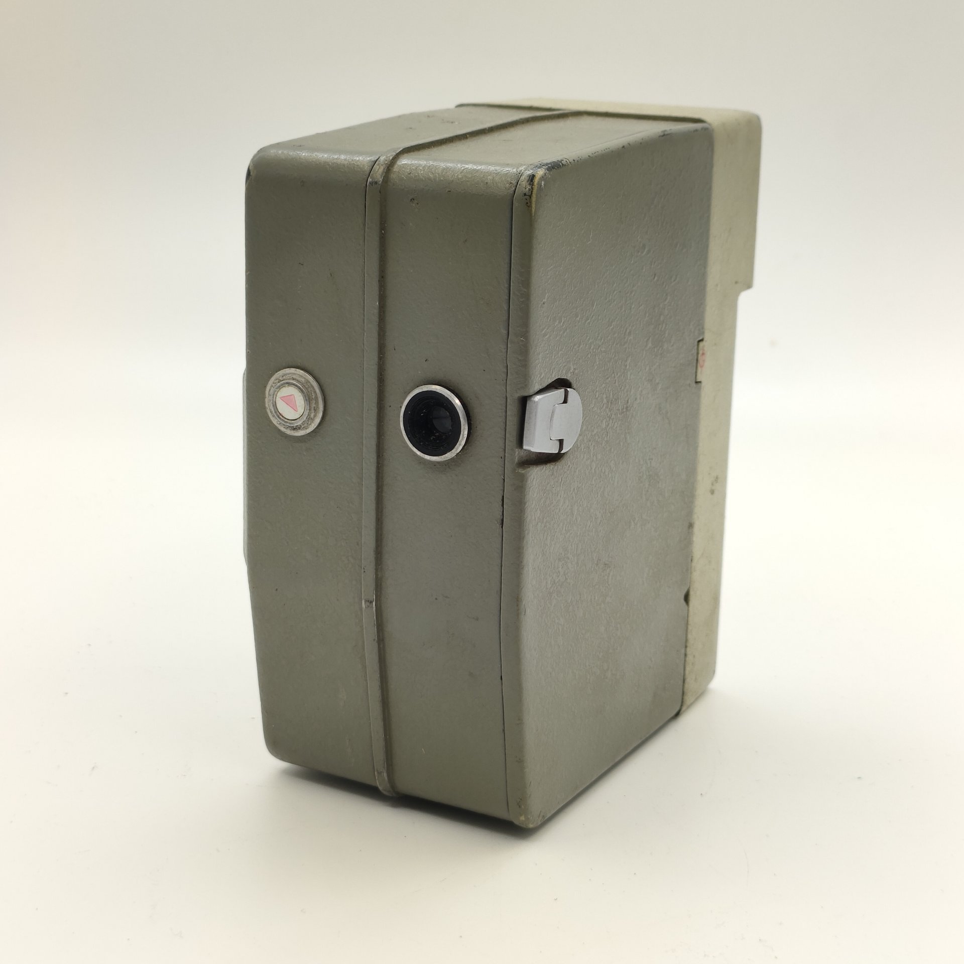 Кинокамера любительская "Аврора" в оригинальном кофре, металл, Ленинградское оптико-механическое объединение ("ЛОМО"), СССР, 1975 - 1990 гг., металл, стекло, пластик, текстиль, ЛОМО (Ленинградское оптико-механическое объединение), СССР, 1980-1990 гг.