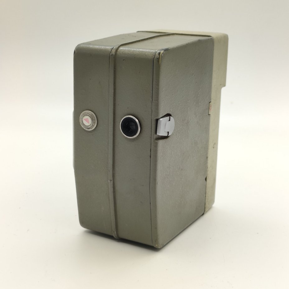 Кинокамера любительская "Аврора" в оригинальном кофре, металл, Ленинградское оптико-механическое объединение ("ЛОМО"), СССР, 1975 - 1990 гг., металл, стекло, пластик, текстиль, ЛОМО (Ленинградское оптико-механическое объединение), СССР, 1980-1990 гг.