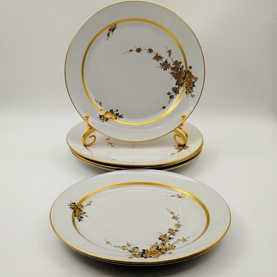 Набор из шести обеденных тарелок с цветочным декором золотистого цвета, фарфор, деколь, золочение, Graf Von Henneberg Porzellan, 1777 Jlmenau, ГДР, 1973-1977 гг.