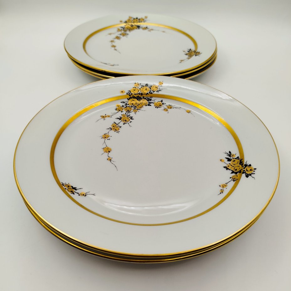 Набор из шести обеденных тарелок с цветочным декором золотистого цвета, фарфор, деколь, золочение, Graf Von Henneberg Porzellan, 1777 Jlmenau, ГДР, 1973-1977 гг.