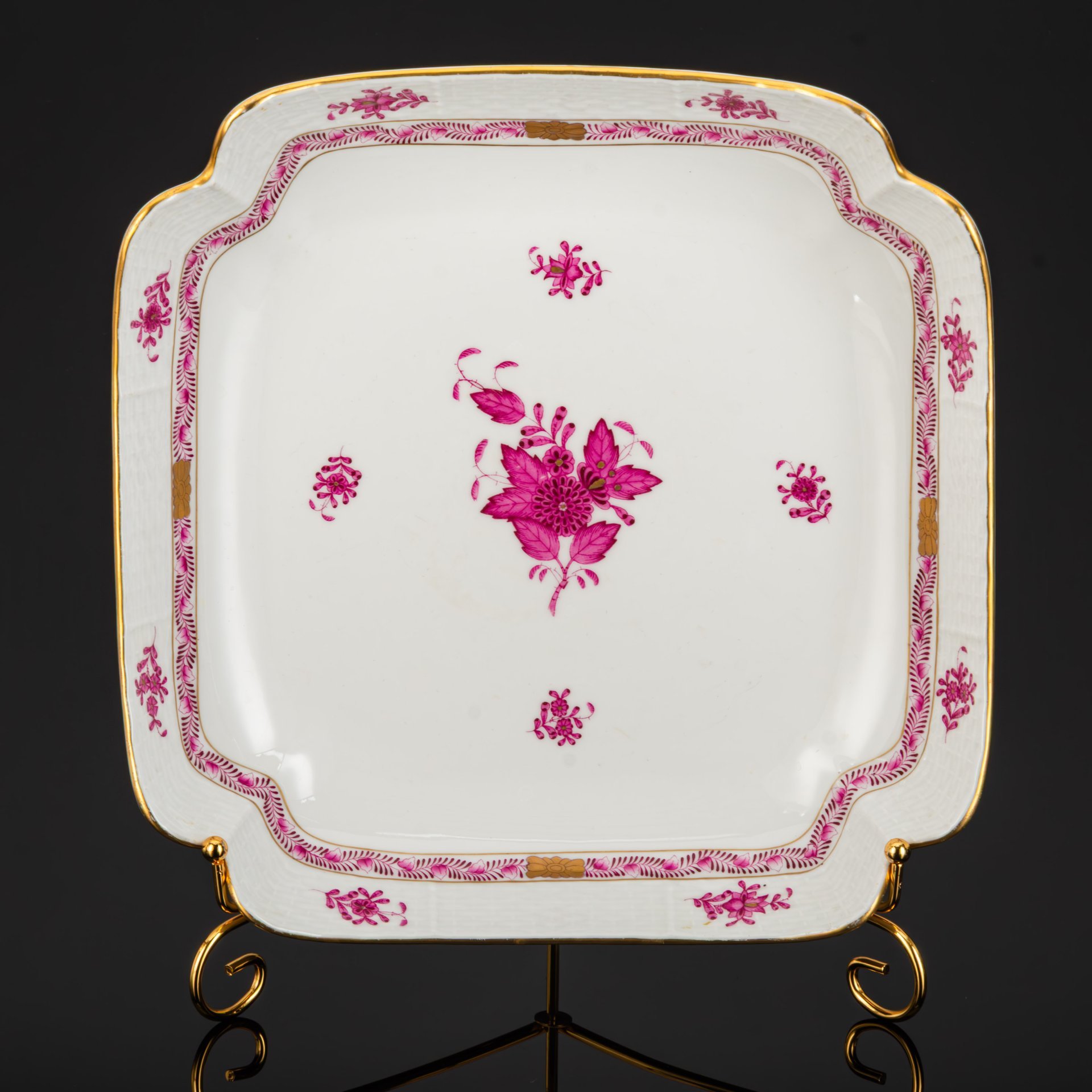 Блюдо сервировочное, выполненное в фирменном дизайне "Chinese Bouquet/Apponyi Purpur", Herend (Херенд)