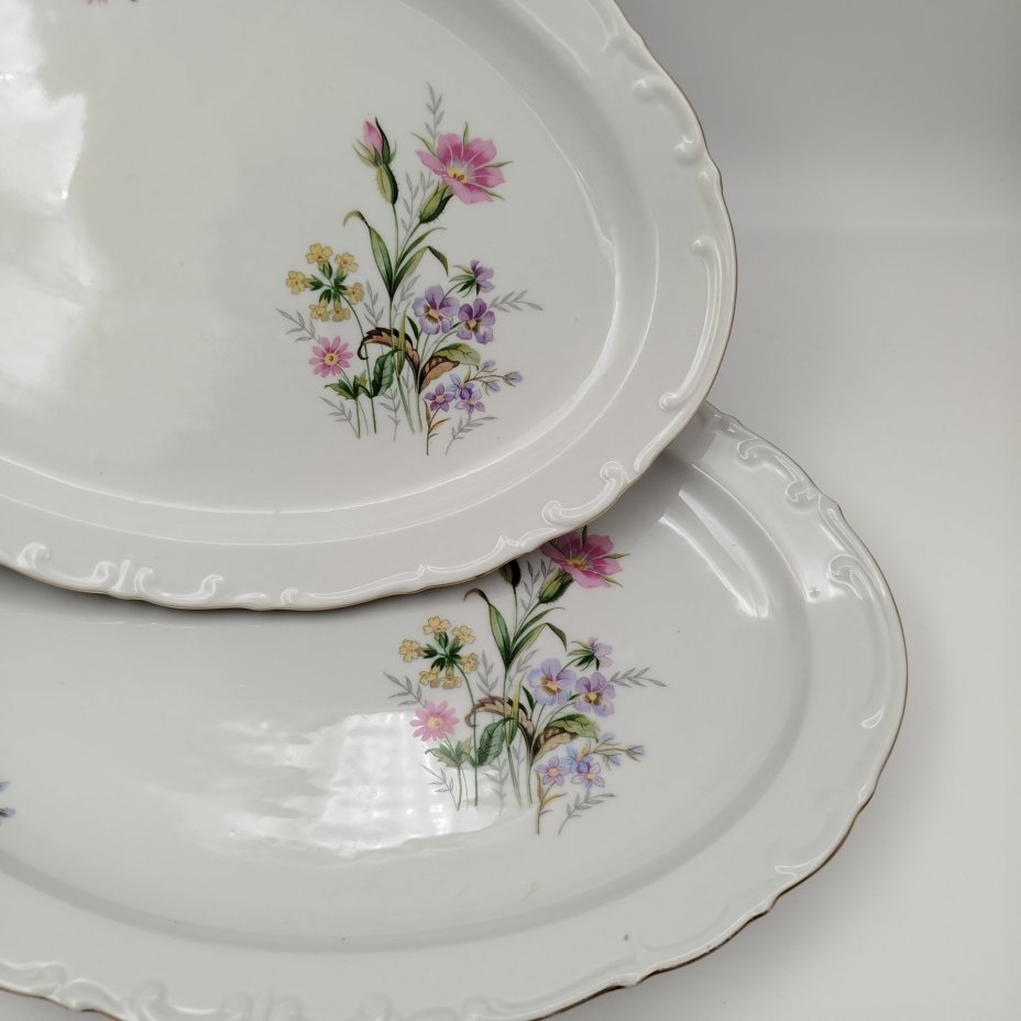 Пара больших блюд овальной формы с декором в виде полевых цветов, фарфор, деколь, золочение, Kahla, ГДР, 1960-1990 гг.