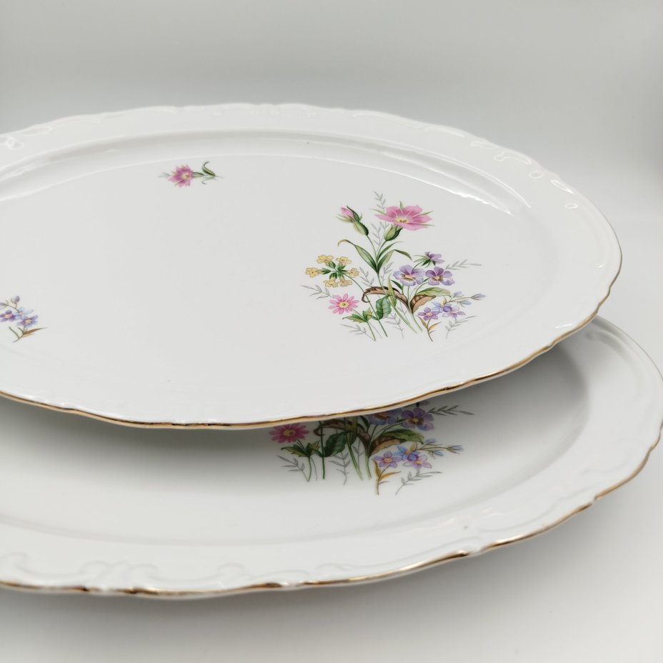 Пара больших блюд овальной формы с декором в виде полевых цветов, фарфор, деколь, золочение, Kahla, ГДР, 1960-1990 гг.