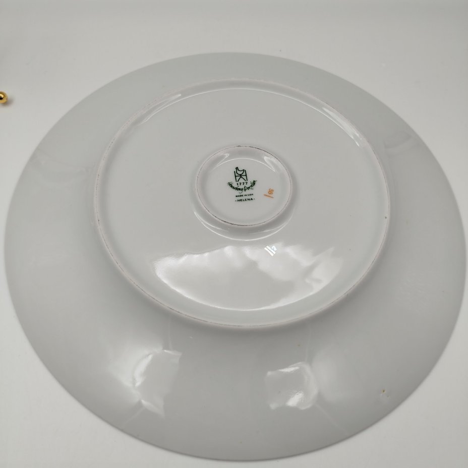 Блюдо "Helena" с пейзажным декором, фарфор, деколь, золочение, Graf Von Henneberg Porzellan, 1777 Jlmenau, ГДР, 1977-1990 гг.